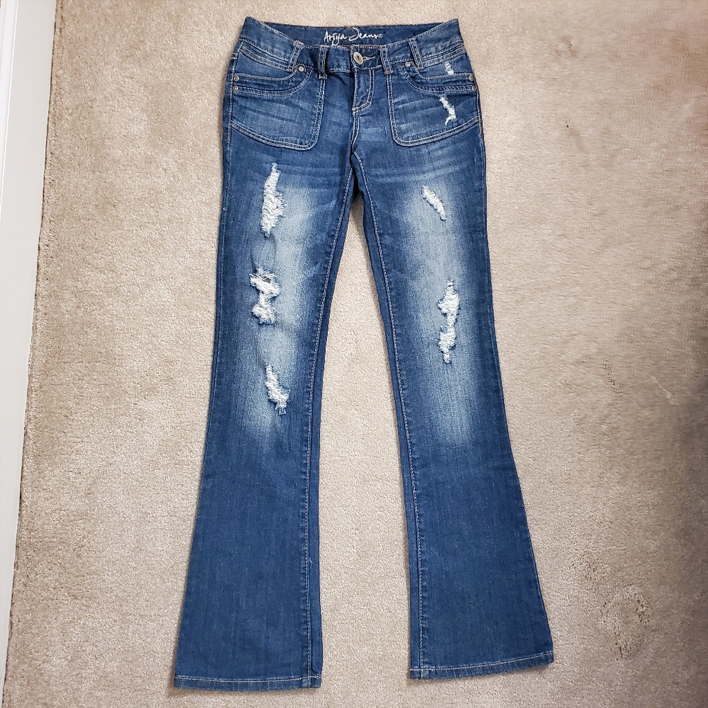Ariya Jeans